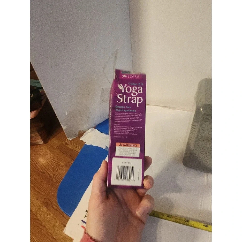Gaiam Yoga Block + Lotus  Yoga Strap Set, Black New